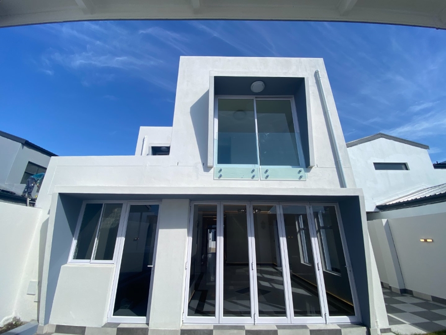 4 Bedroom Property for Sale in Sandown Western Cape